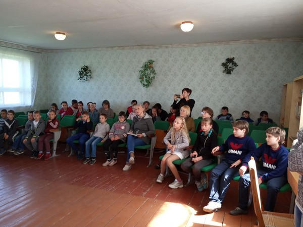 В Марьинском районе детей эвакуировали из «горящей» школы