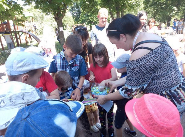 В прифронтовой Марьинке прошел фестиваль «Праздник детства»