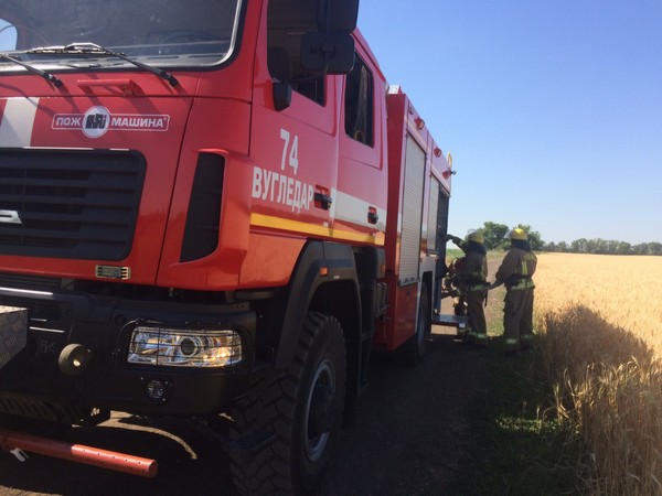 Спасатели тушили «горящее» поле в Марьинском районе