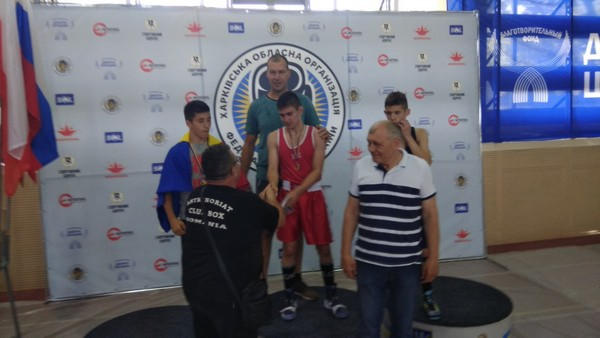 Кураховские боксеры завоевали «золото» и «серебро» на международном турнире
