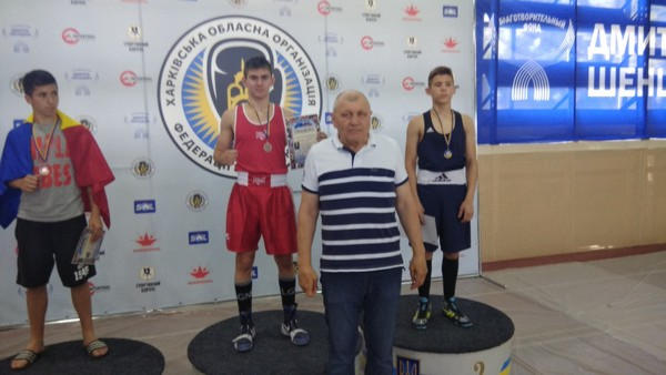 Кураховские боксеры завоевали «золото» и «серебро» на международном турнире