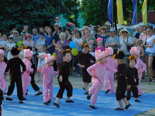 В Курахово ярко отметили День защиты детей