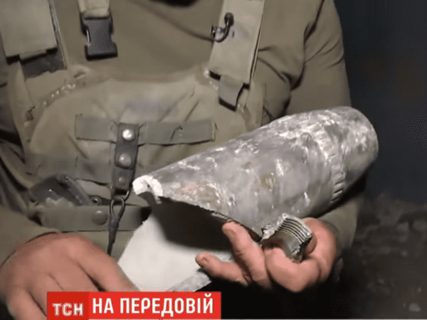 Украинские военные в Марьинке показали, чем их обстреливают боевики