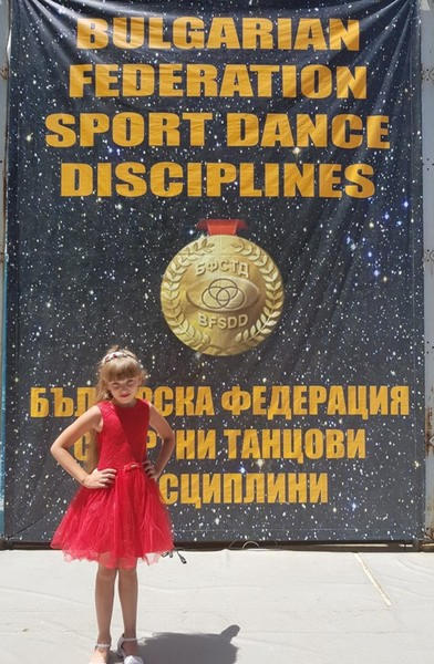 Юная вокалистка из Марьинского района заняла первое место на Международном конкурсе