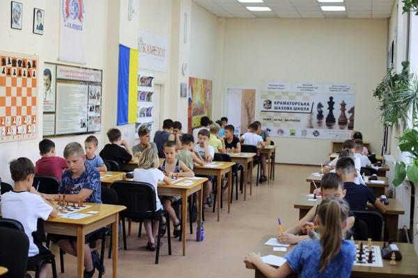 Юные угледарские шахматисты завоевали два «серебра» на чемпионате Донецкой области