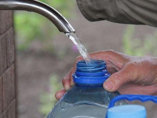 Жителей Красногоровки бесплатно обеспечат питьевой водой