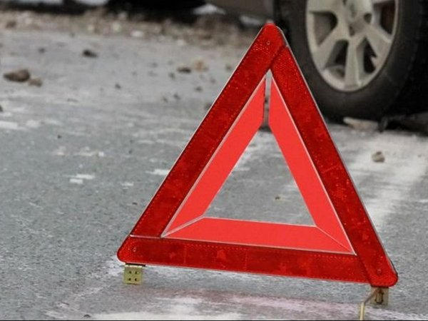 В Марьинском районе не разминулись автомобиль с мопедом: погибли два человека