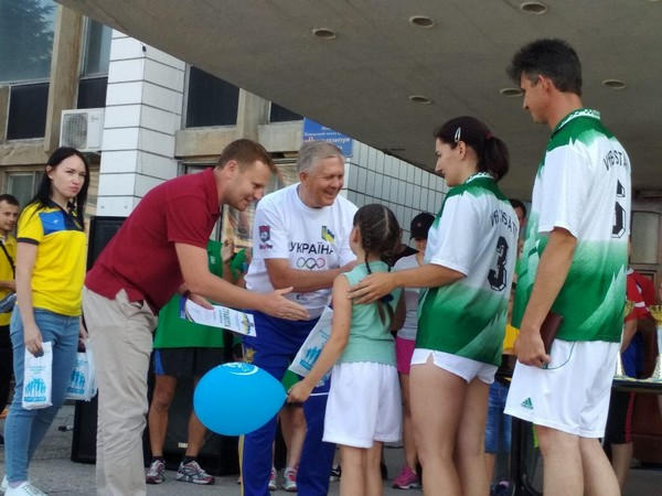 Семья из Марьинского района приняла участие в финале областных соревнований «Мама, папа, я - спортивная семья»
