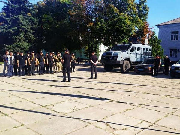 На улицы Курахово вышли усиленные наряды полиции