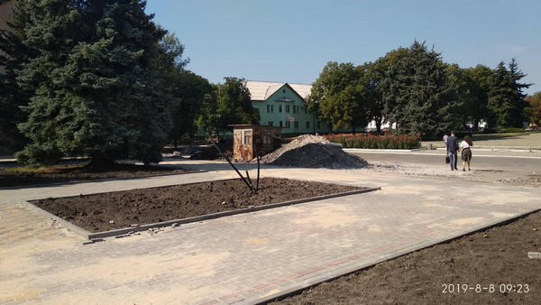 В Курахово подходит к завершению масштабная реконструкция проспекта Мира