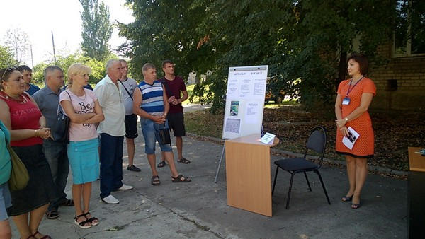 Для жителей Марьинского района устроили мини-ярмарку вакансий