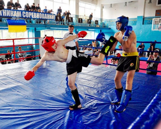 Кураховские бойцы стали лучшими на домашнем Кубке Донецкой области по кикбоксингу