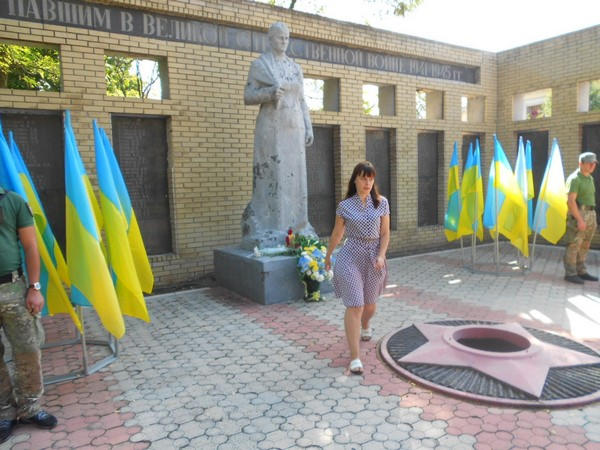 В прифронтовой Красногоровке отметили День освобождения Донбасса