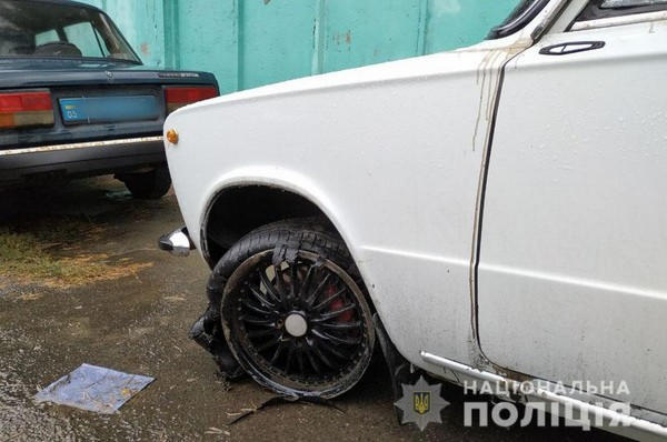В Курахово полицейские устроили погоню со стрельбой, чтобы задержать автоугонщика