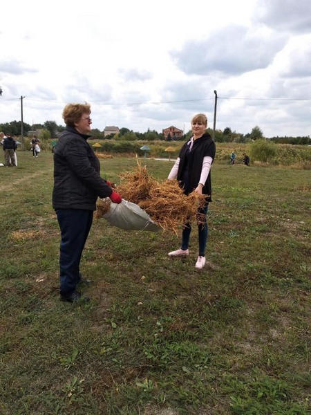 В Великоновоселковском районе прошла масштабная акция по уборке и благоустройству