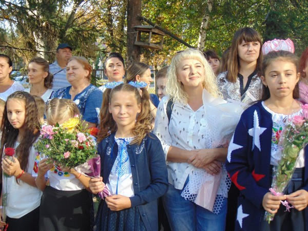В школах Марьинского района прозвенел первый звонок