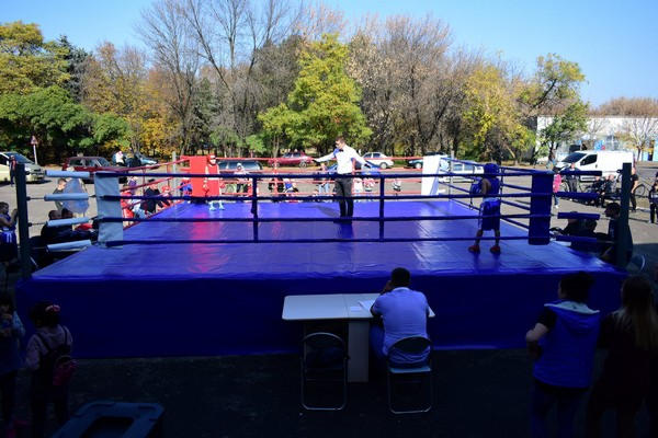 В Марьинском районе прошел турнир по боксу под открытым небом