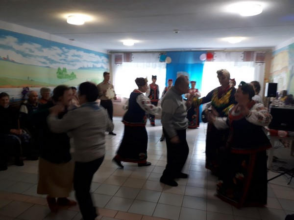 В Великой Новоселке устроили праздник для пожилых людей