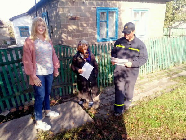 Жителям Великой Новоселки напомнили правила пожарной безопасности