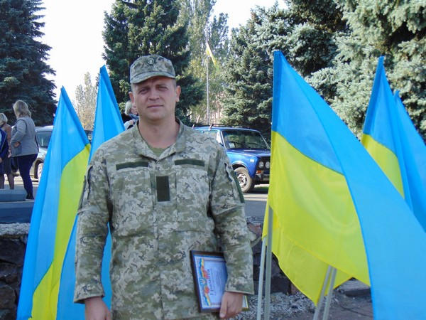 В прифронтовой Марьинке масштабно отметили День защитника Украины