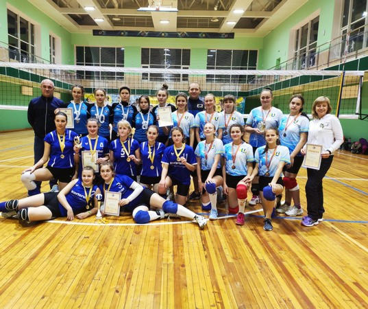Кураховские волейболистки заняли третье место на открытом Кубке в Доброполье