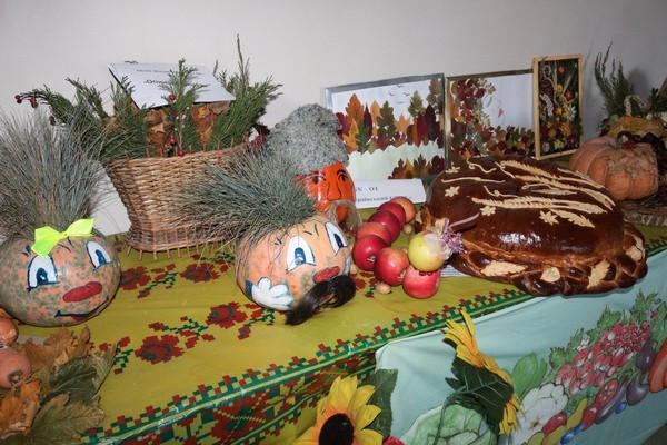 Работников сельского хозяйства Марьинского района торжественно поздравили с профессиональным праздником