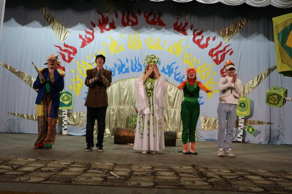 Детям Марьинки и Красногоровки представили необычную музыкальную сказку