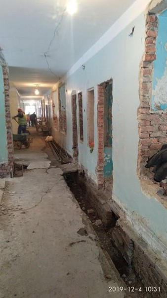 Как продвигается капитальный ремонт инфекционного отделения Кураховской городской больницы