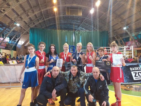 Девушка-боксер из Угледара завоевала «серебро» на чемпионате Украины