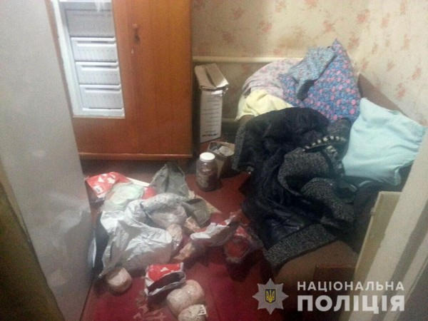 В Курахово полицейские обезвредили грабителя, который взял в заложники женщину