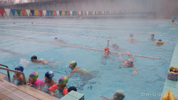 В Курахово спорткомплекс с уникальным бассейном сменил собственника