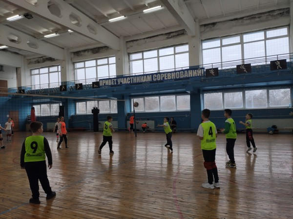 В Курахово состоялся турнир по пионерболу