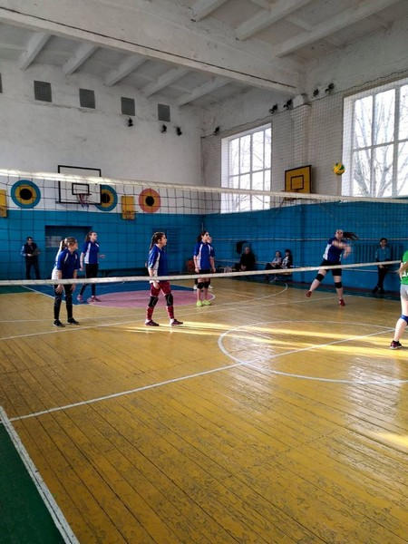 В Марьинке определили победителей районного этапа Чемпионата Украины по волейболу