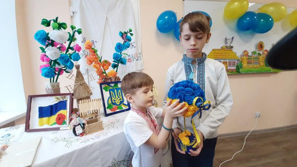 В Курахово и Марьинке дети с инвалидностью отметили День Соборности Украины