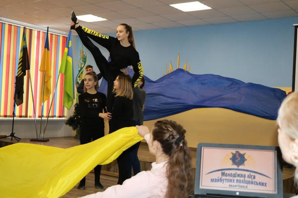 Молодежь Марьинского района торжественно посвятили в участники «Лиги будущих полицейских»