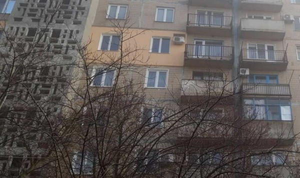 Как в Угледаре решают проблему с аварийными балконами в многоэтажках