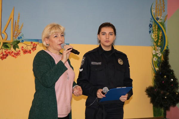 Молодежь Марьинского района торжественно посвятили в участники «Лиги будущих полицейских»