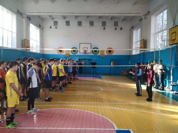 В Марьинке определили победителей районного этапа Чемпионата Украины по волейболу