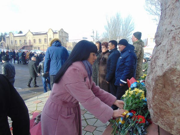 В Марьинке почтили память участников боевых действий на территории других государств