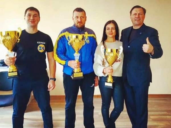 Кураховские кикбоксеры завоевали 10 медалей на Чемпионате Украины
