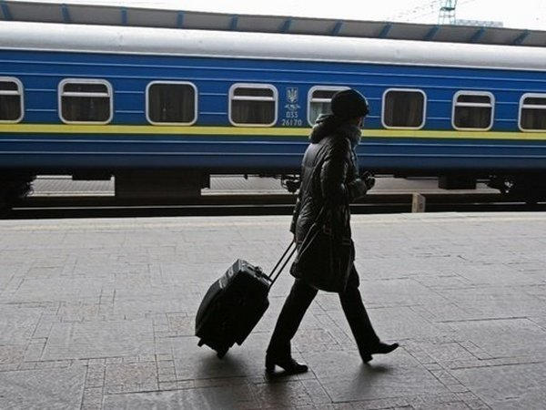 С завтрашнего дня в Украине приостанавливаются все пассажирские железнодорожные и автобусные перевозки