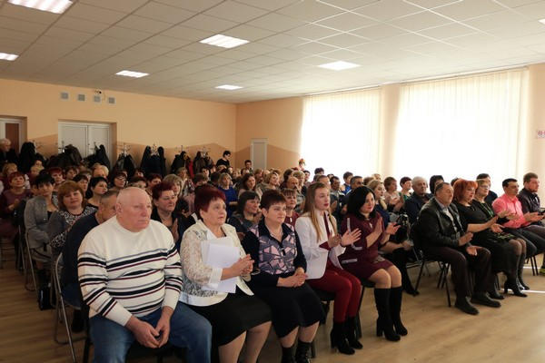 В Марьинском районе состоялось торжественное юбилейное заседание Клуба доярок-шеститысячниц