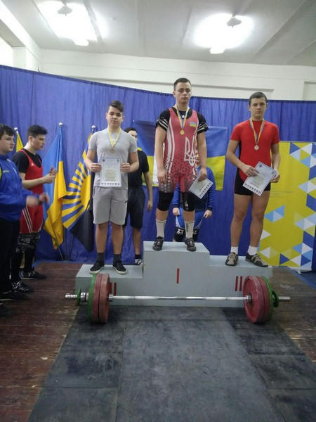 Тяжелоатлеты из Угледара завоевали 6 медалей на чемпионате Донецкой области
