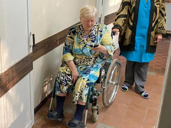 В результате обстрела ранена жительница Марьинки