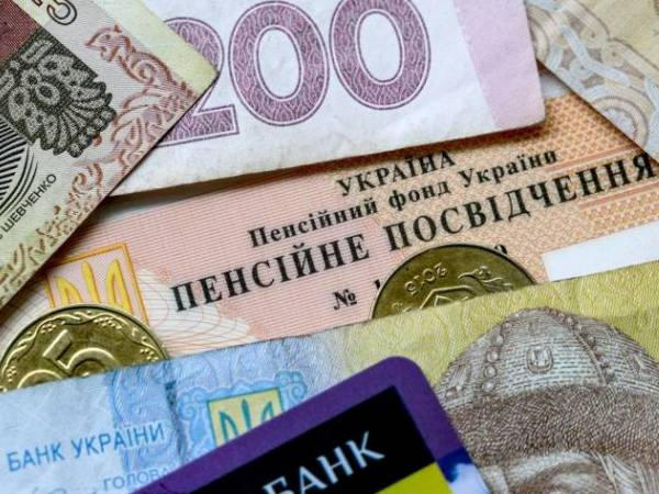Около 3 тысяч жителей Великоновоселковского района будут получать увеличенную пенсию