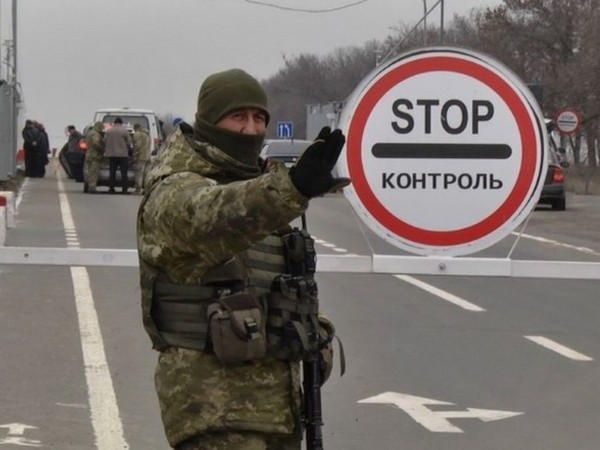 Из-за блокировки со стороны «ДНР» люди утратили надежду на пересечение КПВВ «Марьинка»