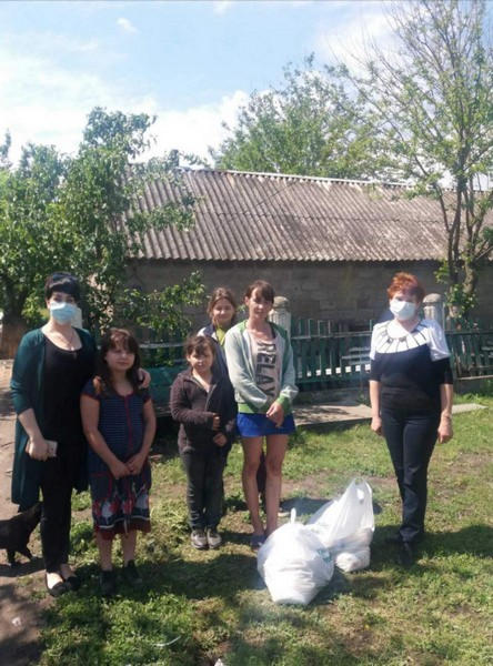 Жителям Великоновоселковского района бесплатно раздают продуктовые наборы