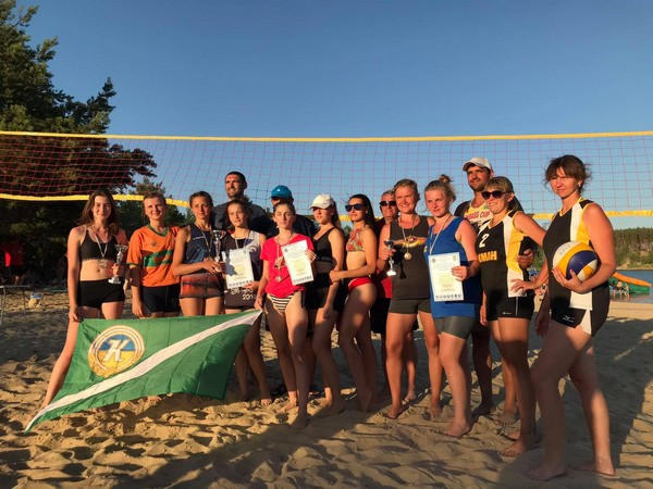 Волейболистки из Марьинского района заняли второе место на чемпионате области по пляжному волейболу