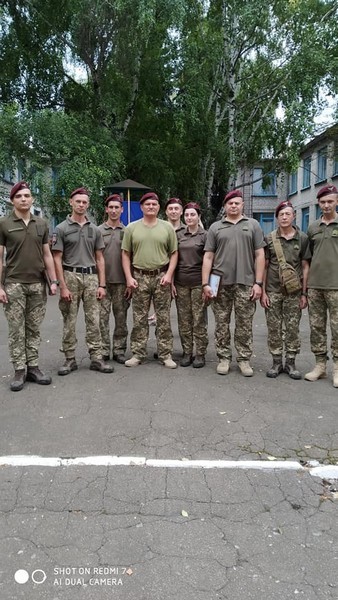 В прифронтовой Красногоровке отметили День Флага и День независимости Украины