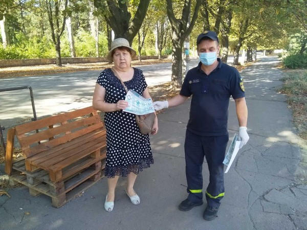 Жителям прифронтовой Красногоровки напомнили правила электробезопасности